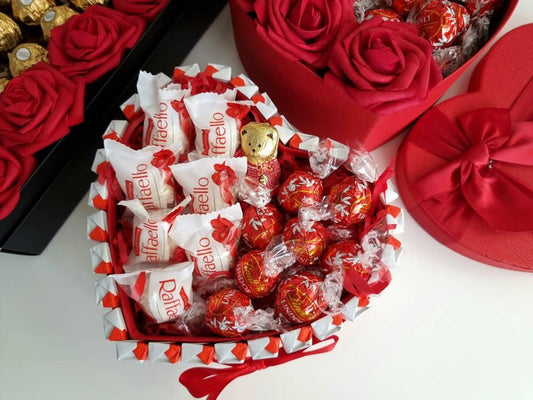 Luxury Kinder Chocolate Heart Gift Box Hamper, Lindor ,Rafaello, Valentine's Day Present Gift For Him, For Her, Kinder Sweets, Candy Cake,